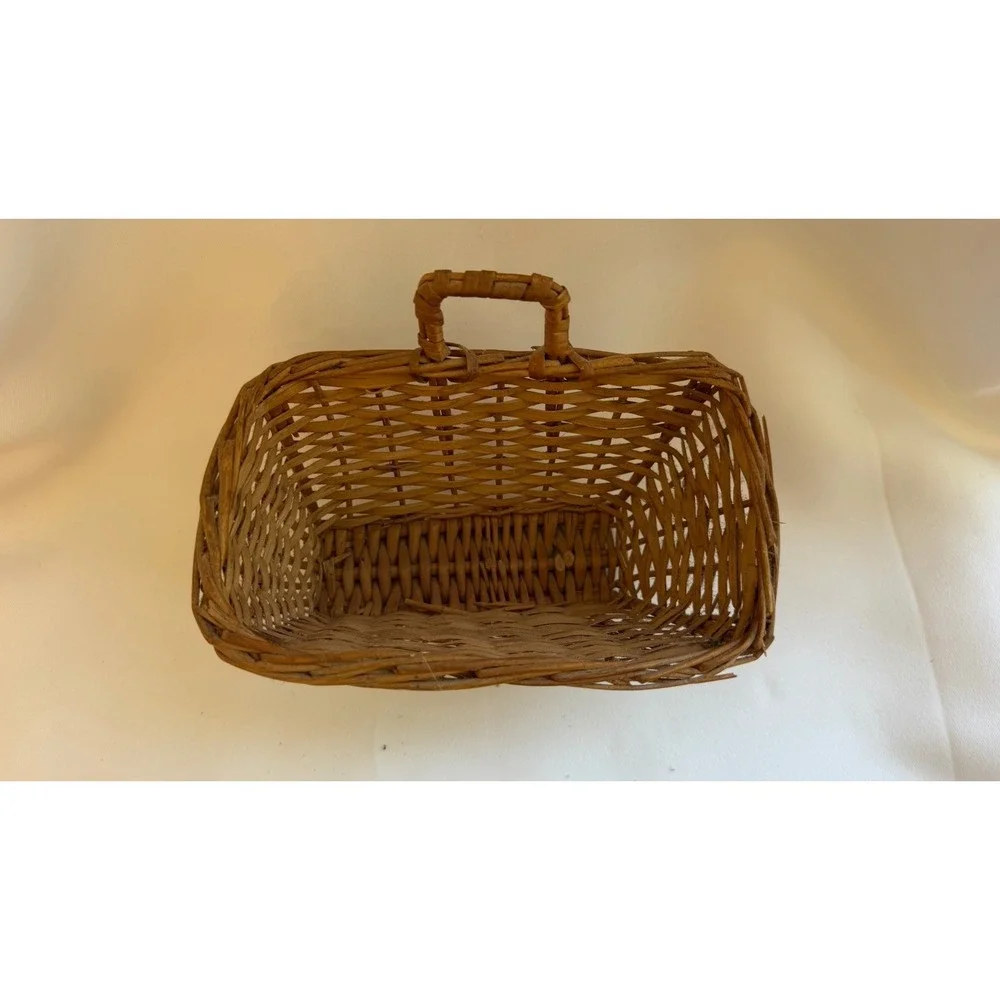 Vintage Handwoven Wicker Wall Basket Hanging Basket Rustic Farmhouse Decor